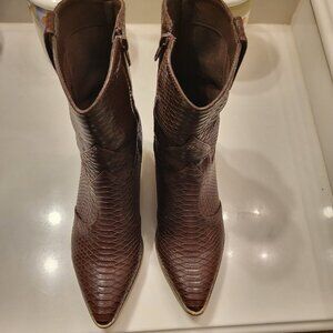 Coconuts by Matisse Bambi Boot